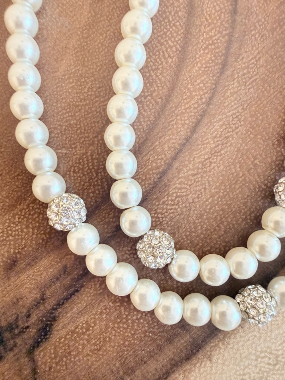 🐣5/$25-Classic White Faux Pearl Necklace with Crystal Accent Beads
